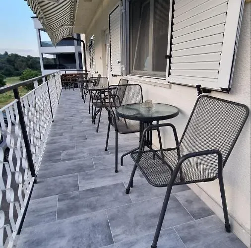 贾斯曼旅馆 罗维尼